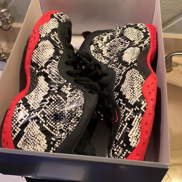 Air Foamposite one main image 7